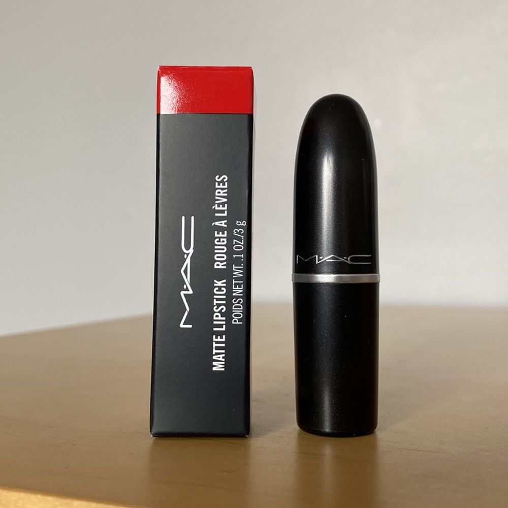 NIB MAC Matte Lipstick in Lady Danger